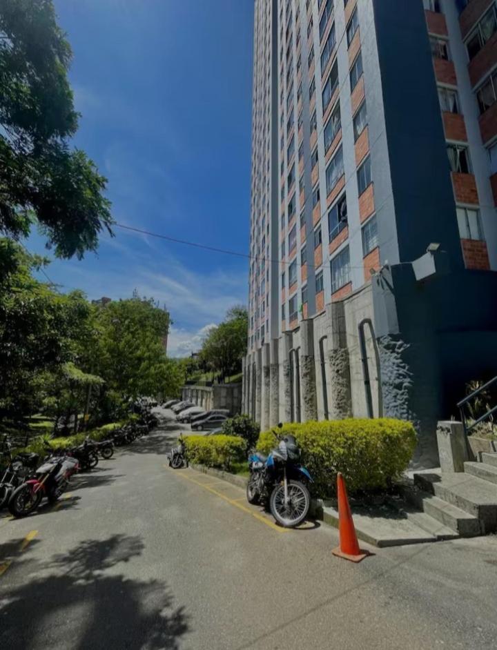 Apartamento Vistas Lindas Cerca Centro Medellín Exterior foto