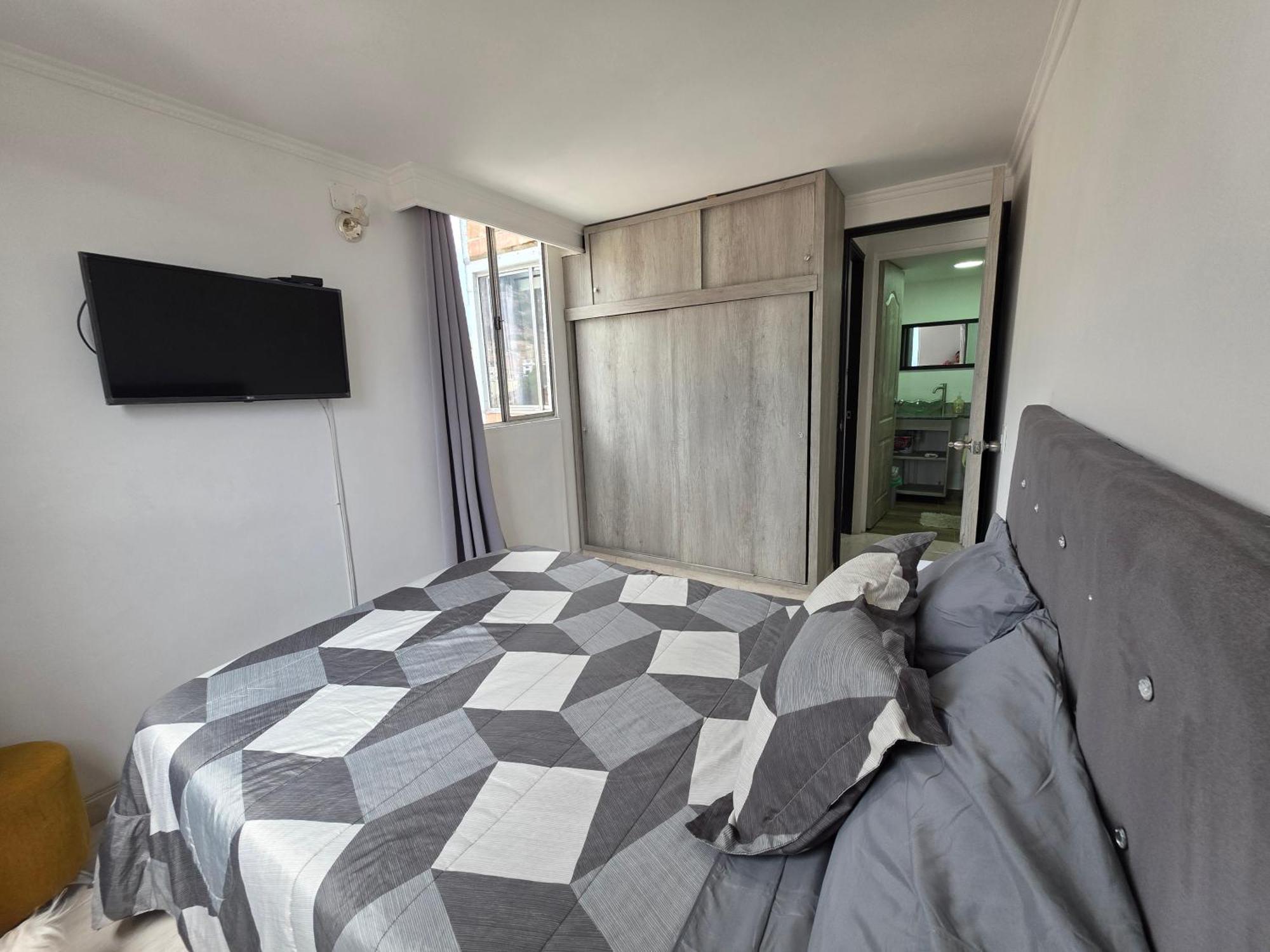 Apartamento Vistas Lindas Cerca Centro Medellín Exterior foto